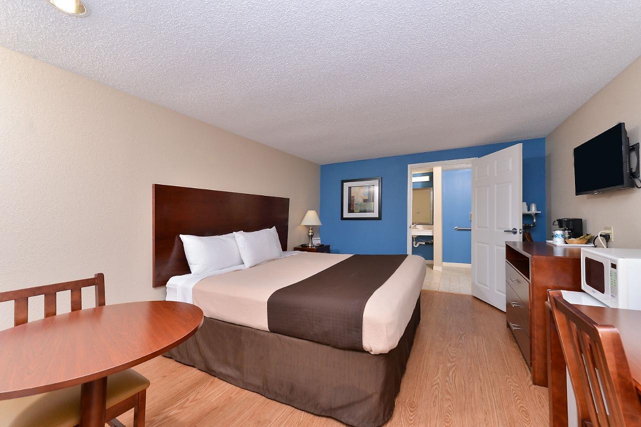Americas Best Value Inn & Suites St Clairsville Wheeling St. Clairsville Esterno foto