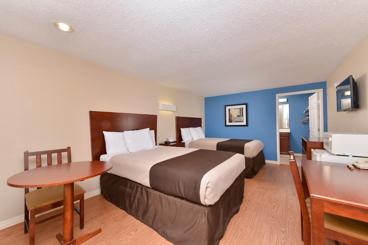 Americas Best Value Inn & Suites St Clairsville Wheeling St. Clairsville Esterno foto