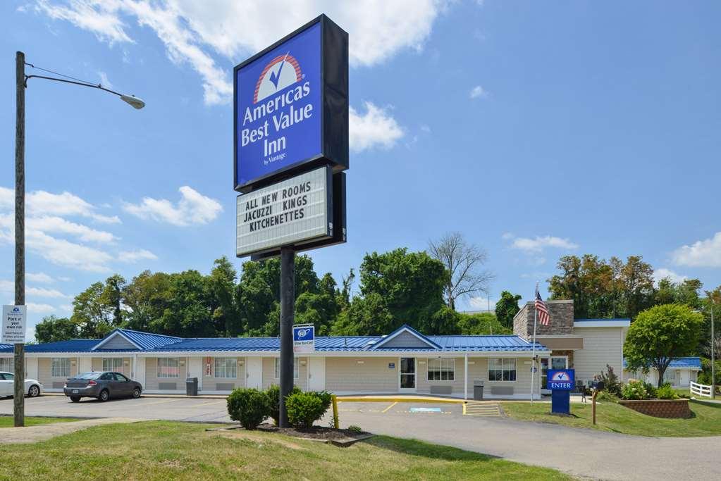 Americas Best Value Inn & Suites St Clairsville Wheeling St. Clairsville Esterno foto