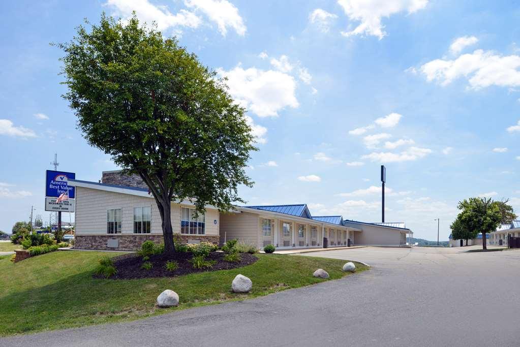Americas Best Value Inn & Suites St Clairsville Wheeling St. Clairsville Esterno foto