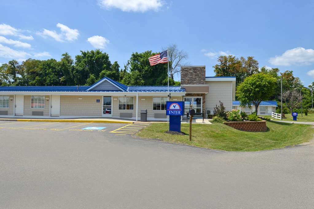 Americas Best Value Inn & Suites St Clairsville Wheeling St. Clairsville Esterno foto