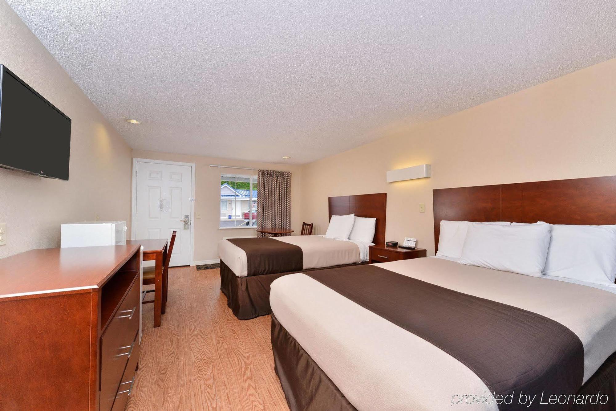 Americas Best Value Inn & Suites St Clairsville Wheeling St. Clairsville Esterno foto
