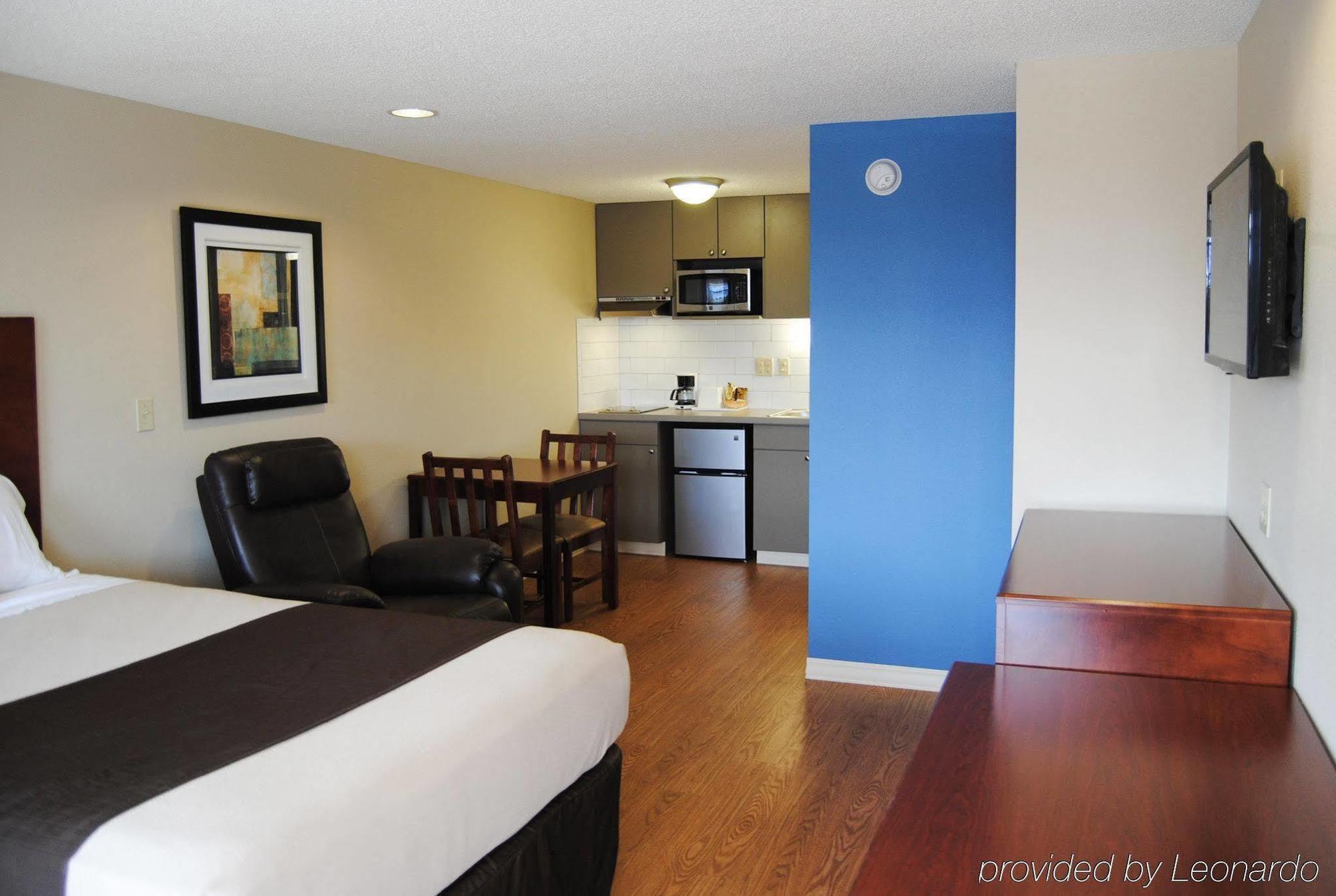 Americas Best Value Inn & Suites St Clairsville Wheeling St. Clairsville Esterno foto