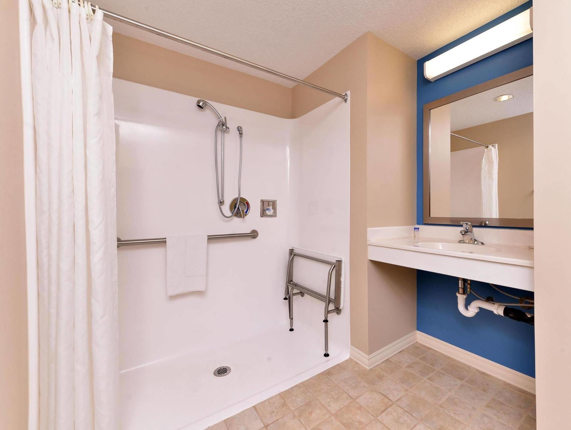 Americas Best Value Inn & Suites St Clairsville Wheeling St. Clairsville Esterno foto